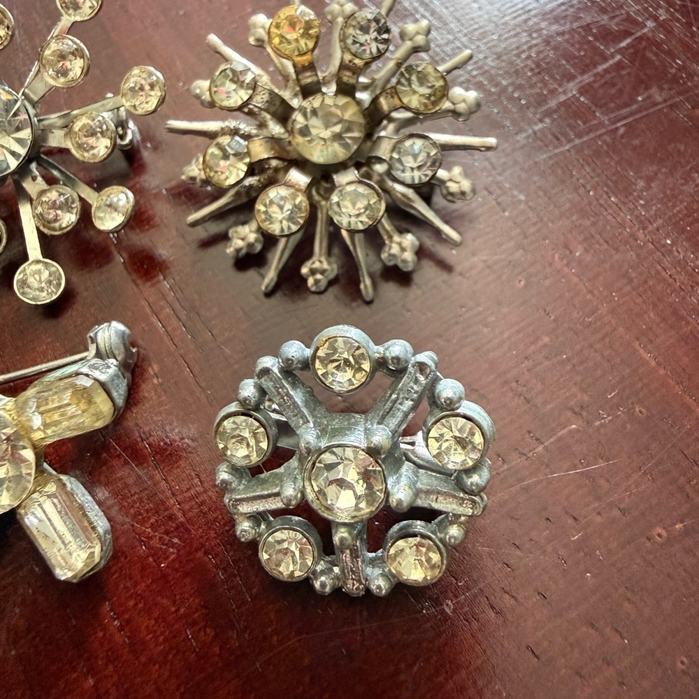 Set of 4 Vintage Brooches - Picture 3 of 9